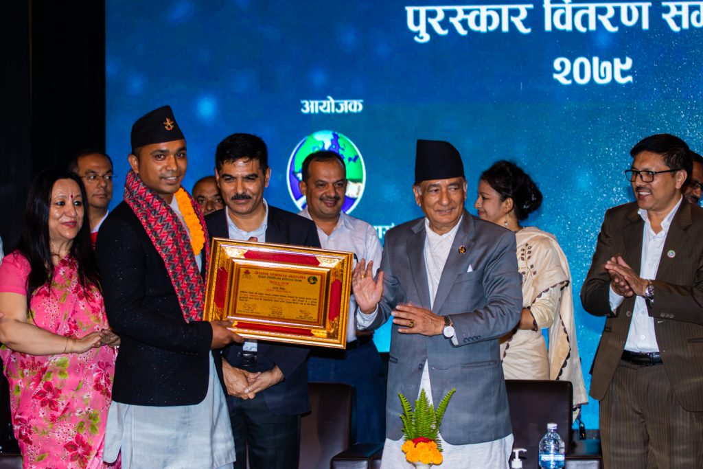 Suresh Rajak Puraskar.jpg